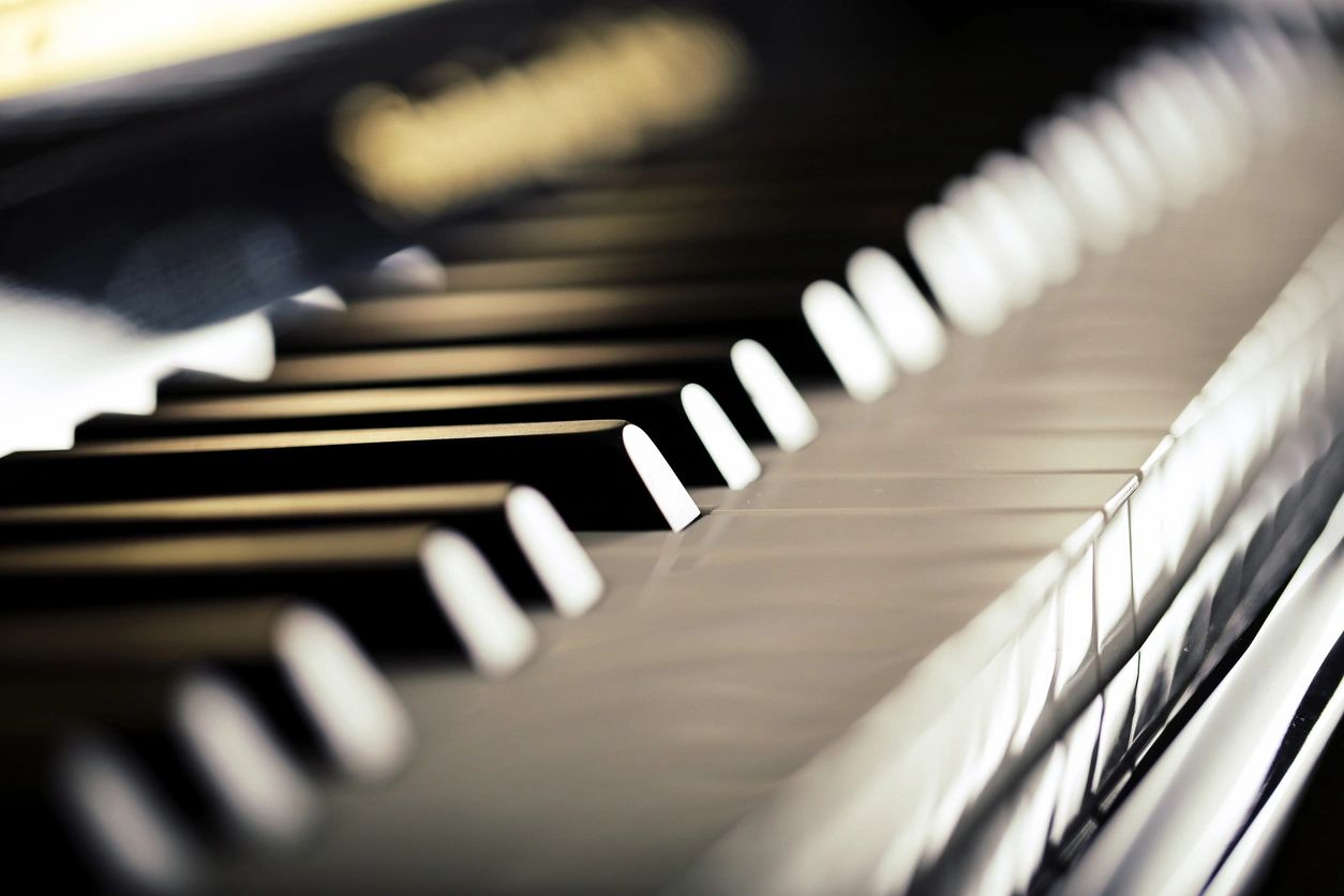 Piano keys at an angle with shallow focus